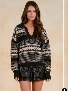 Elan Black & Cream  Aztec Print V- Neck Sweater
